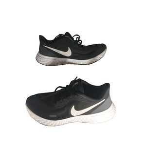 Nike Revolution 5 Running‎ Shoes Black White Men's US 10 BQ3207 002